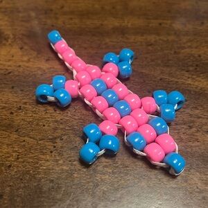 5.5" Long Pony Bead Pink And Blue Lizzard